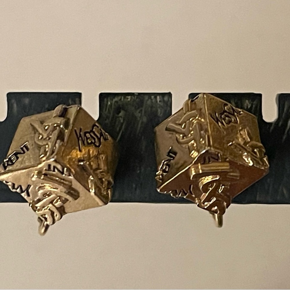 Vintage YSL gold plated turn lock earrings - Picture 6 of 6